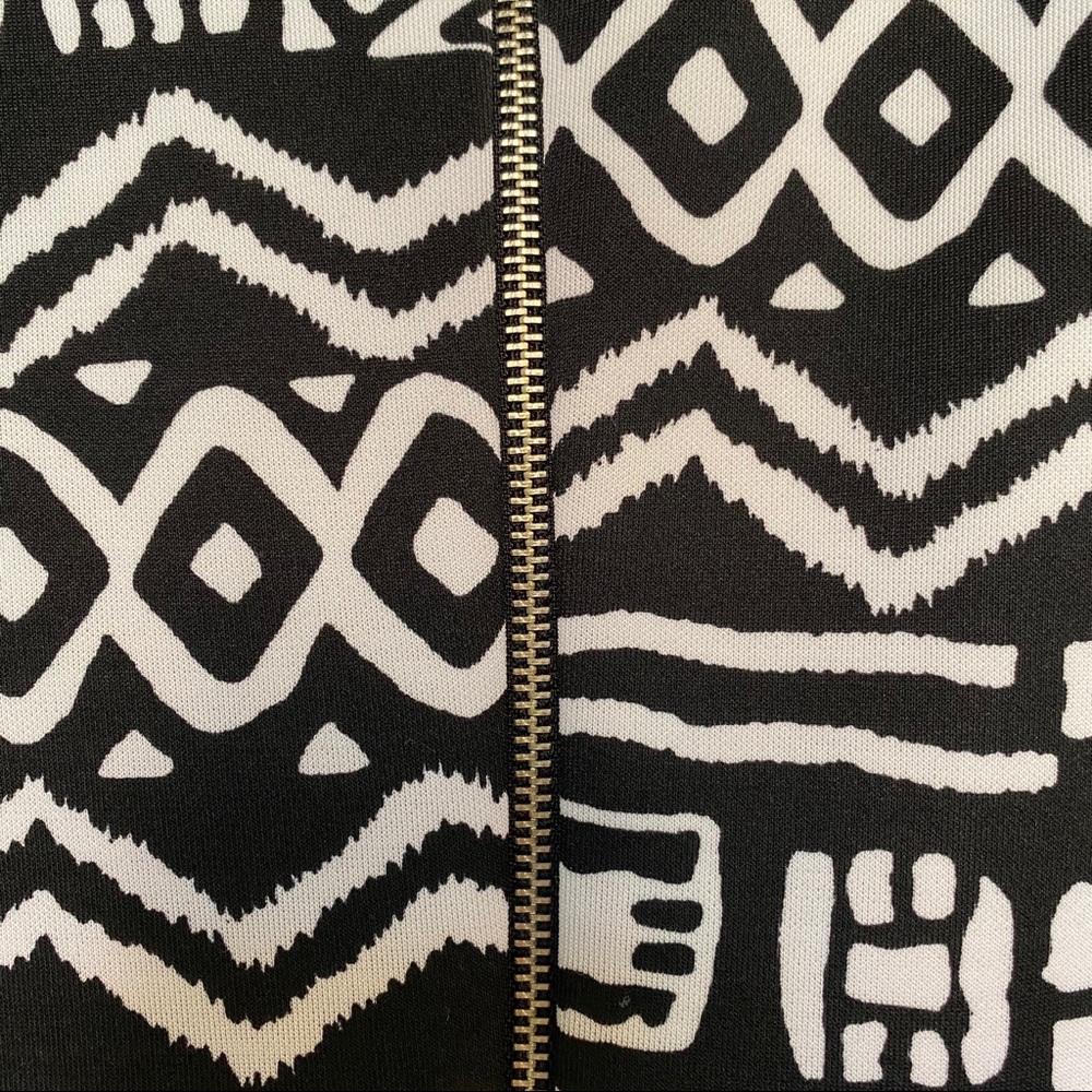 Form-fitting Mini Dress - Picture 5 of 5